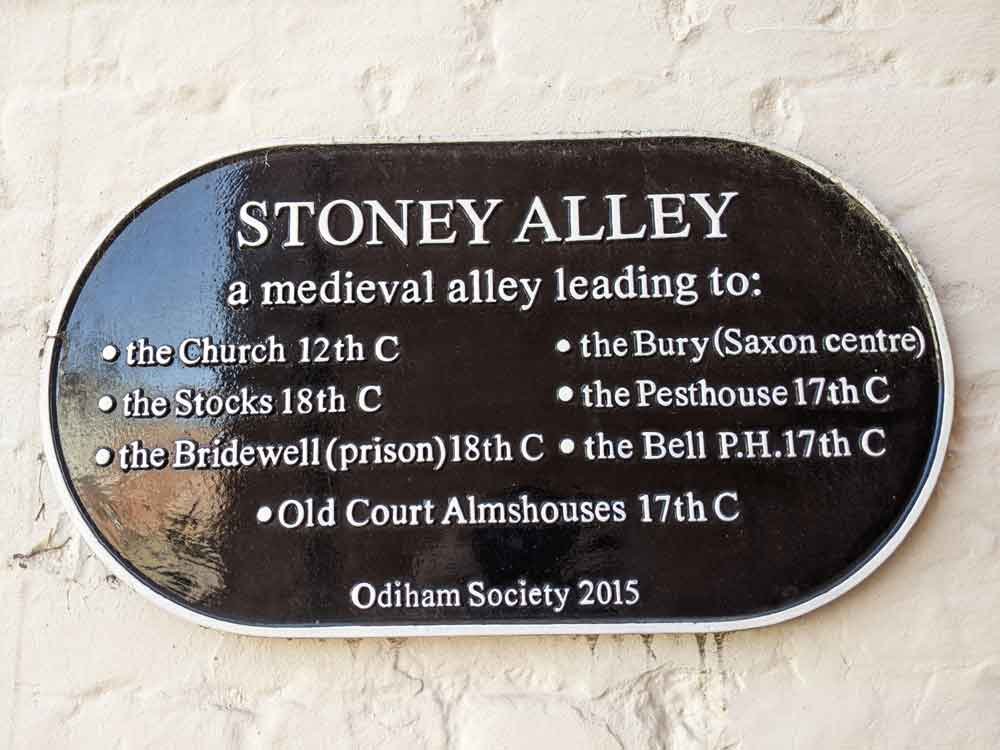 Stoney Alley, Odiham, Hampshire, UK Stoney Alley, Odiham, Hampshire, UK